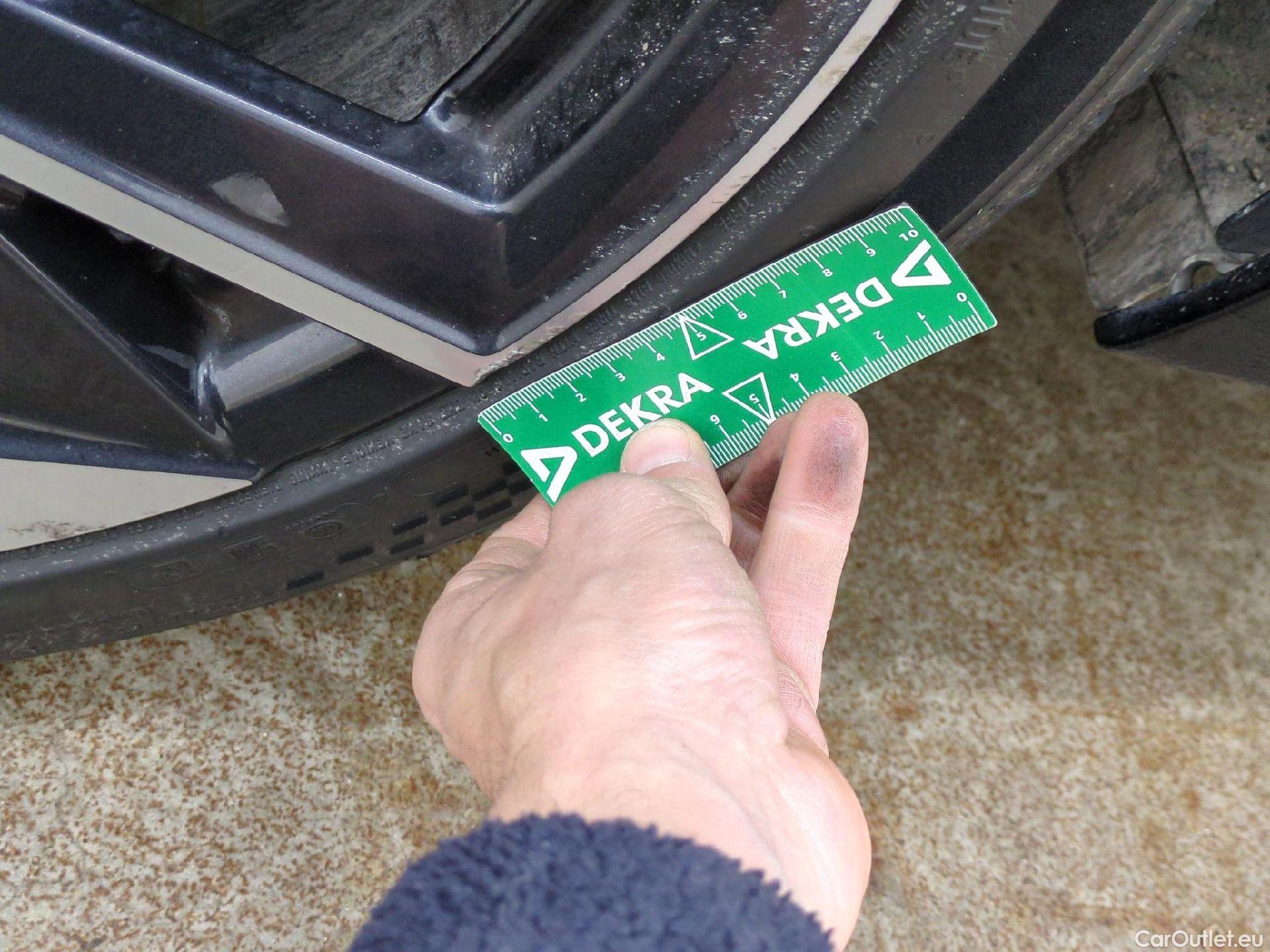  Peugeot  308 PEUGEOT  SW / 2021 / 5P / Break PureTech 130 S&S EAT 8 ALLURE PACK #17