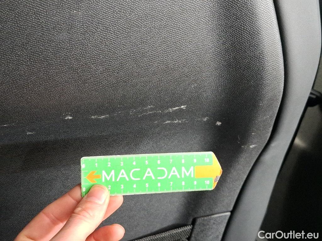  Peugeot  3008 PEUGEOT  / 2020 / 5P / SUV BlueHDi 130 S&S EAT8 Allure Pack #26