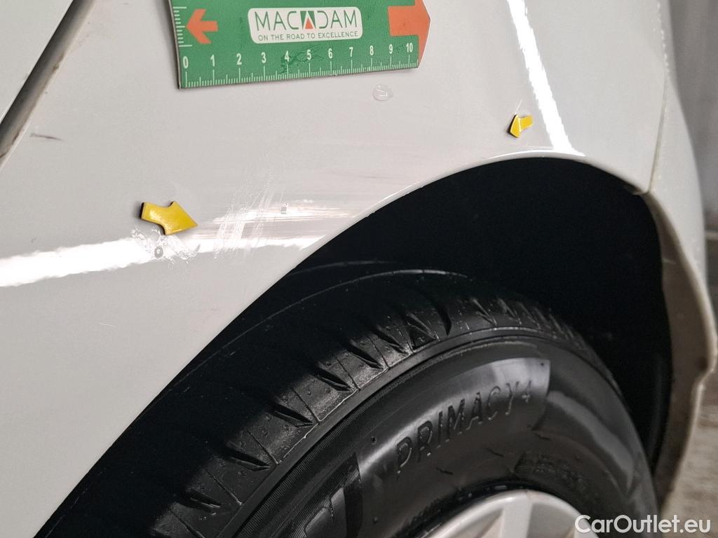  Renault  Clio  IV Air MediaNav 1.5 dCi 90CV BVM5 E6 #13