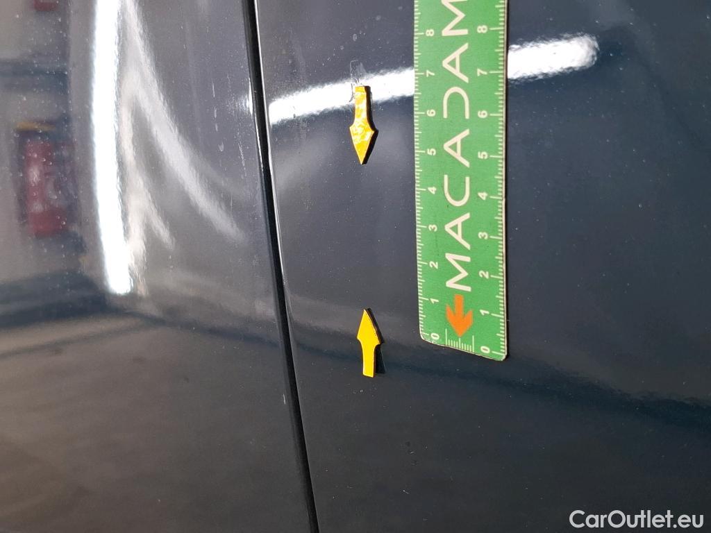  Peugeot  3008 PEUGEOT  / 2020 / 5P / SUV BlueHDi 130 S&S EAT8 Allure Pack #38