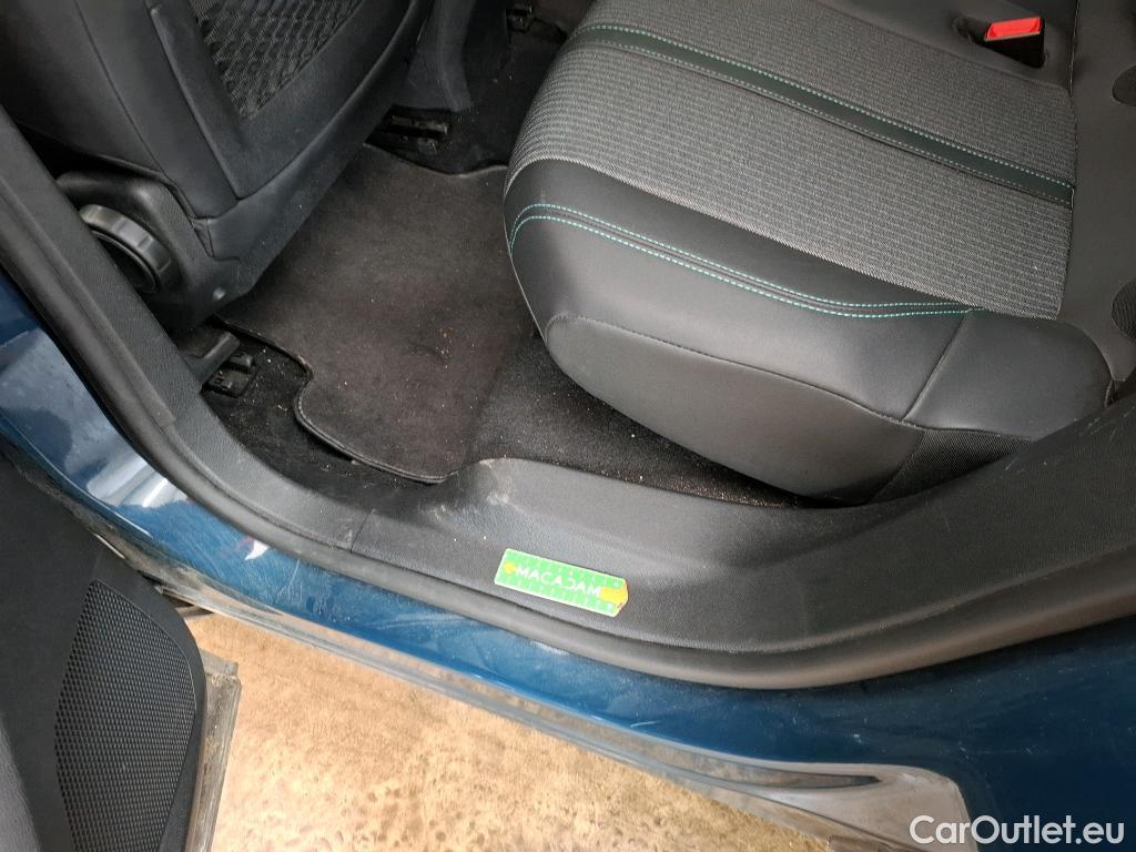  Peugeot  3008 PEUGEOT  / 2020 / 5P / SUV BlueHDi 130 S&S EAT8 Allure Pack #14