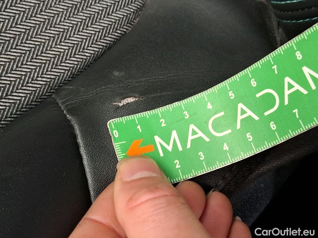  Peugeot  3008 PEUGEOT  / 2020 / 5P / SUV BlueHDi 130 S&S EAT8 Allure Pack #2