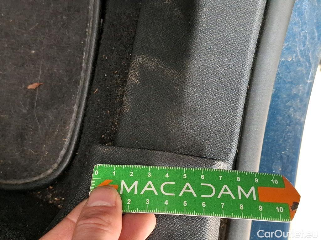  Peugeot  3008 PEUGEOT  / 2020 / 5P / SUV BlueHDi 130 S&S EAT8 Allure Pack #46