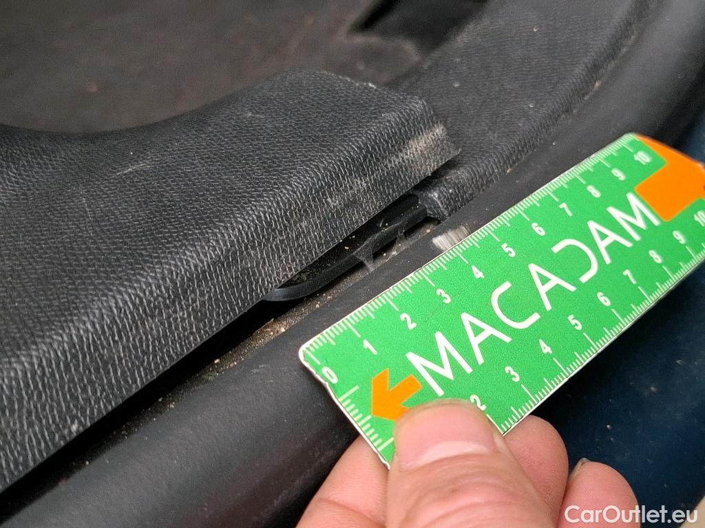  Peugeot  3008 PEUGEOT  / 2020 / 5P / SUV BlueHDi 130 S&S EAT8 Allure Pack #45