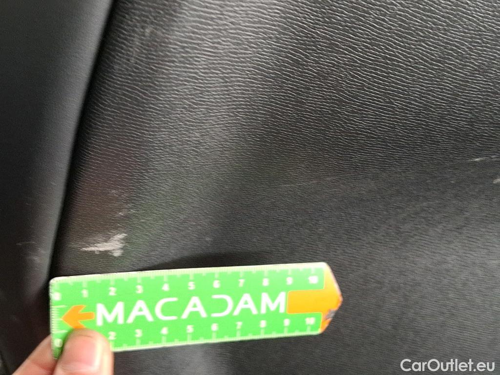  Peugeot  3008 PEUGEOT  / 2020 / 5P / SUV BlueHDi 130 S&S EAT8 Allure Pack #25