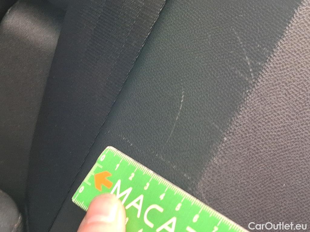  Peugeot  3008 PEUGEOT  / 2020 / 5P / SUV BlueHDi 130 S&S EAT8 Allure Pack #16