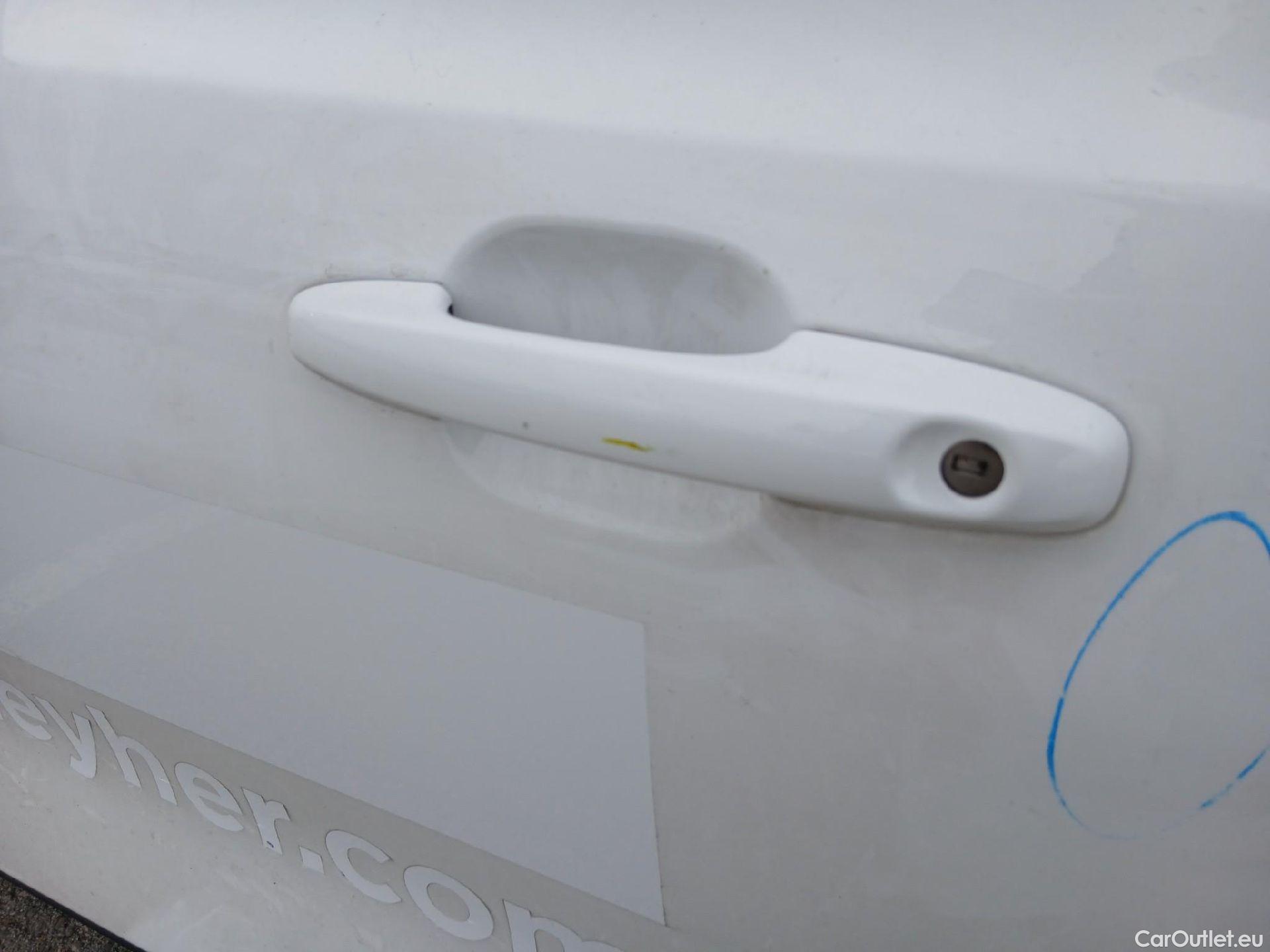  Ford  Focus FORD  / 2018 / 5P / familiar 2.0 Ecoblue 110kW Titanium Auto Sportbr. #8