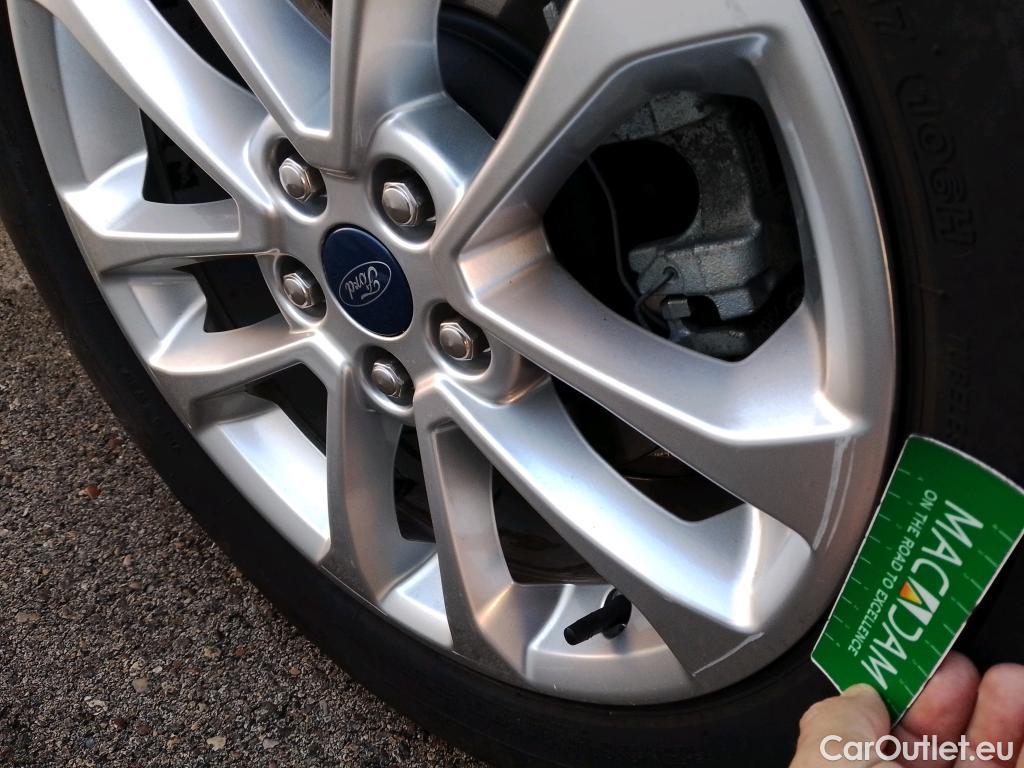  Ford  Kuga FORD  / 2019 / 5P / todoterreno Titanium 1.5T EcoBoost 88kW (120CV) #8