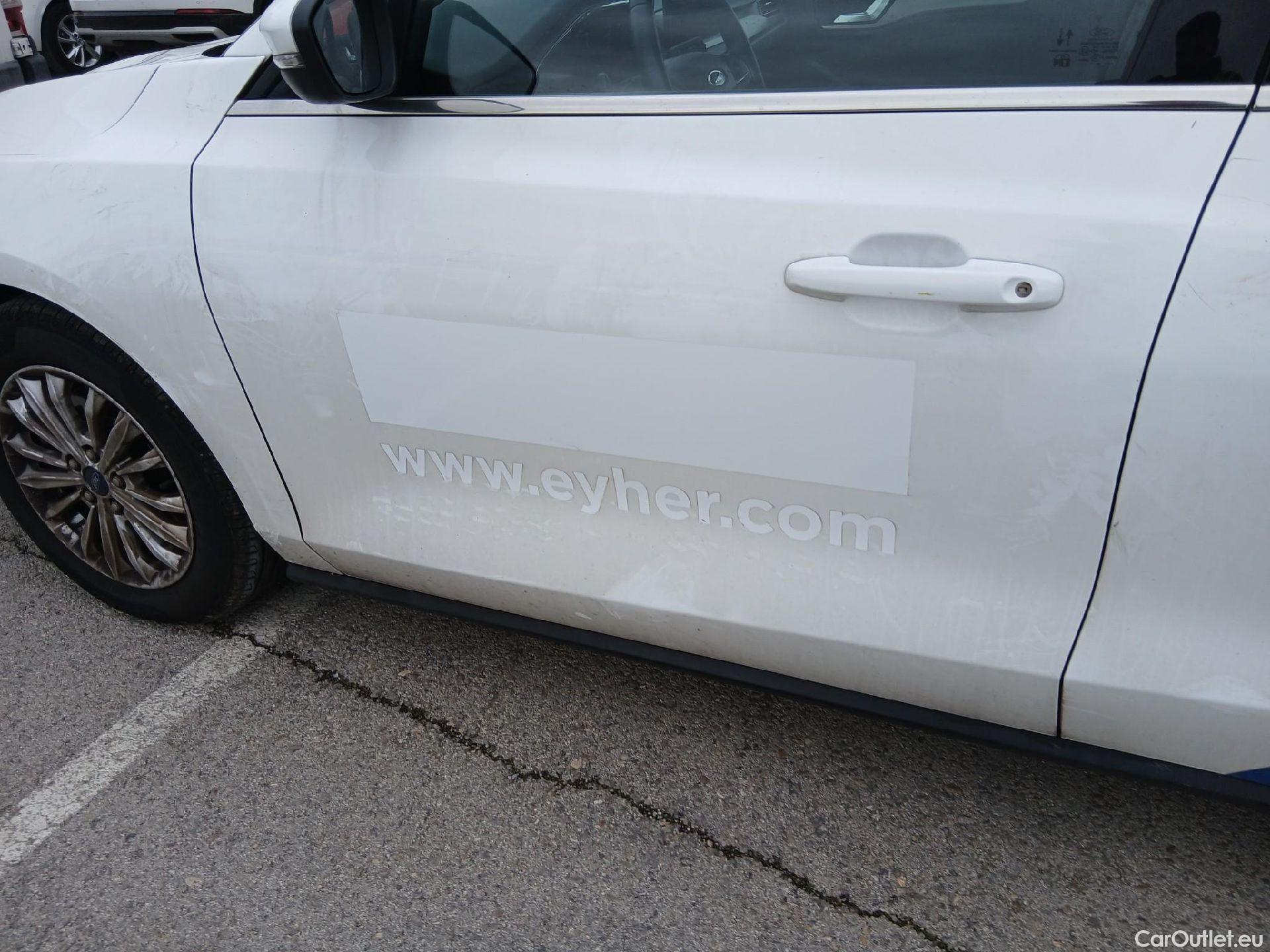  Ford  Focus FORD  / 2018 / 5P / familiar 2.0 Ecoblue 110kW Titanium Auto Sportbr. #5