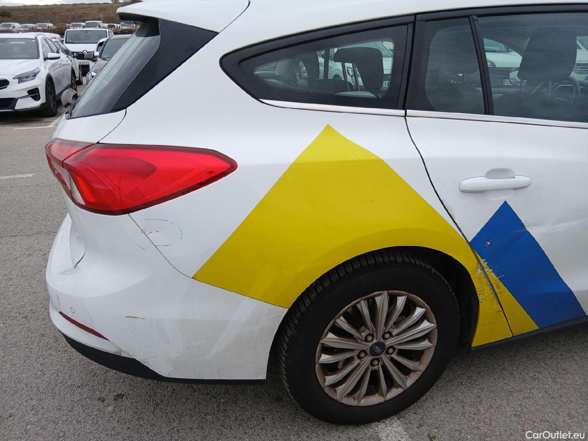  Ford  Focus FORD  / 2018 / 5P / familiar 2.0 Ecoblue 110kW Titanium Auto Sportbr. #18