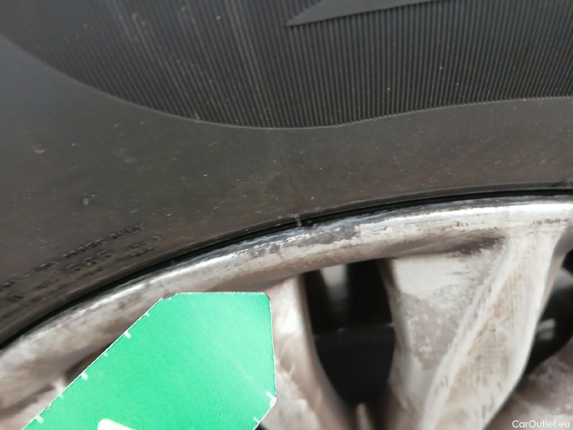  Ford  Focus FORD  / 2018 / 5P / familiar 2.0 Ecoblue 110kW Titanium Auto Sportbr. #28