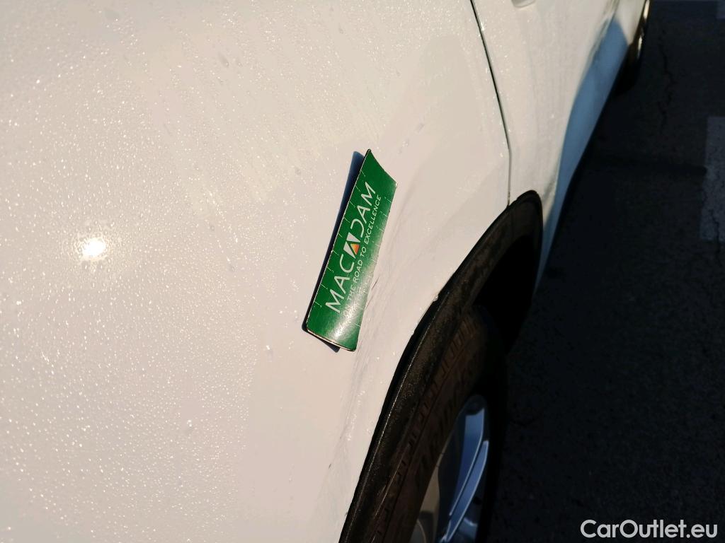  Ford  Kuga FORD  / 2019 / 5P / todoterreno Titanium 1.5T EcoBoost 88kW (120CV) #4