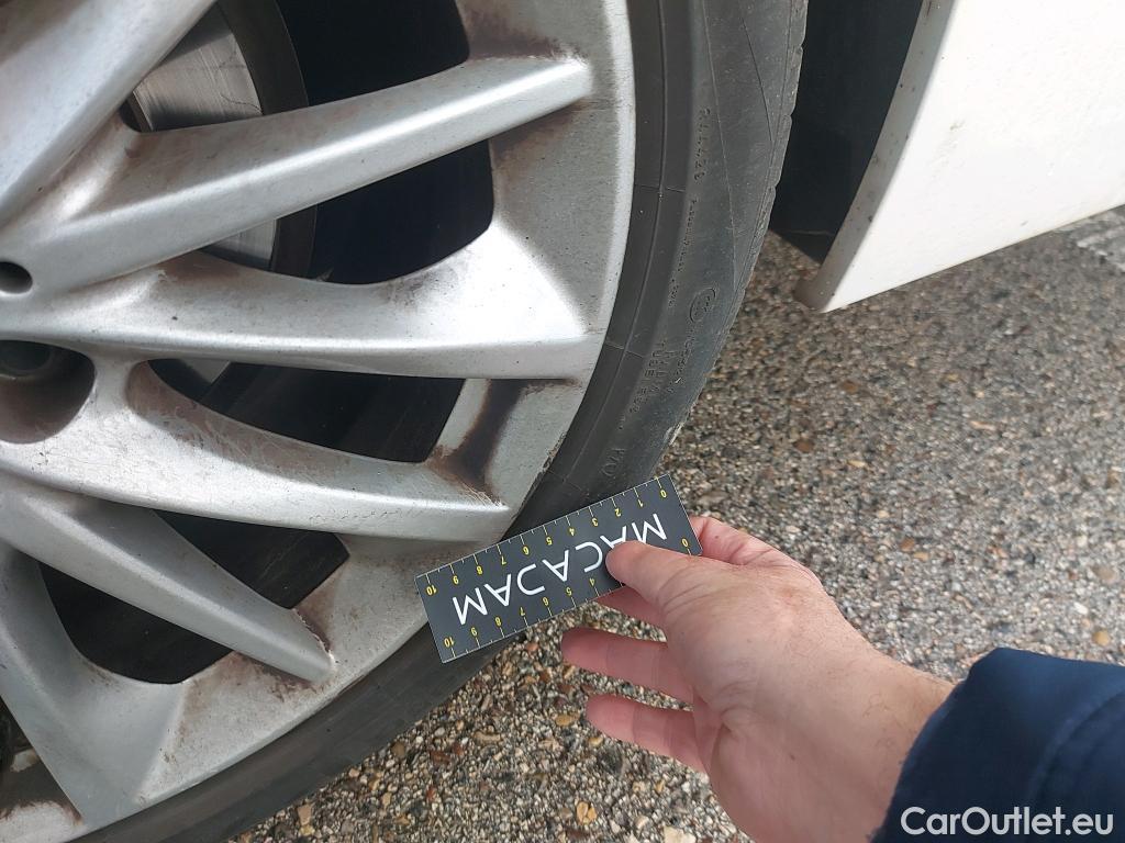  Bmw  Serie 1 BMW  / 2019 / 5P / berlina con portón 118i #2