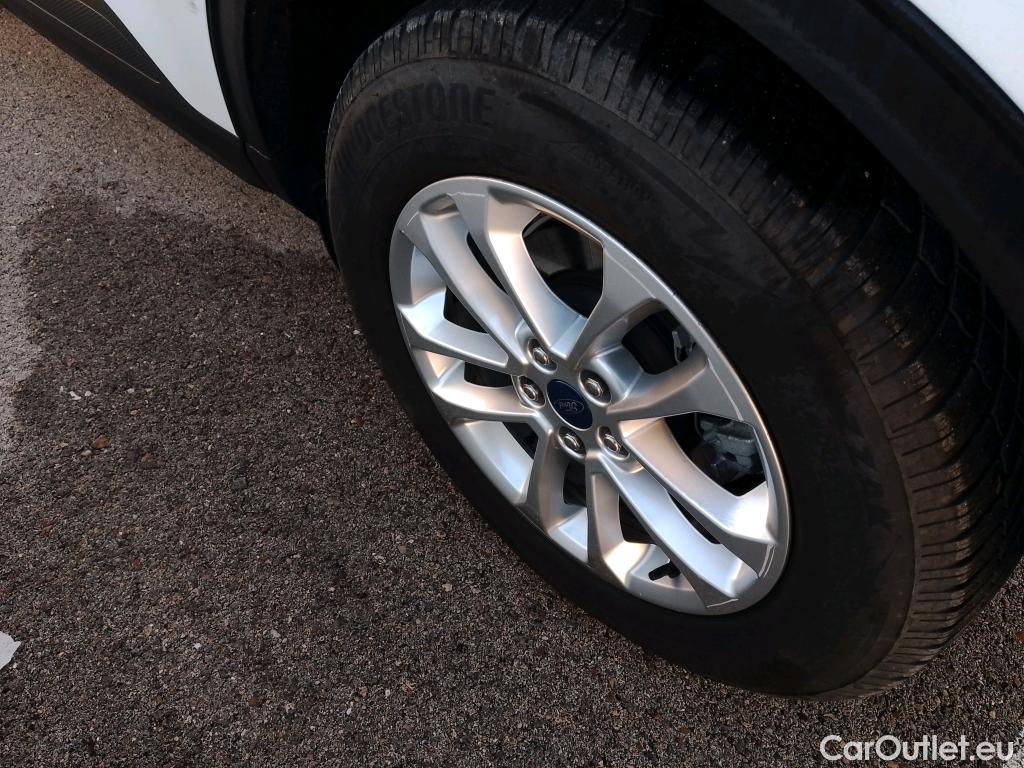  Ford  Kuga FORD  / 2019 / 5P / todoterreno Titanium 1.5T EcoBoost 88kW (120CV) #7