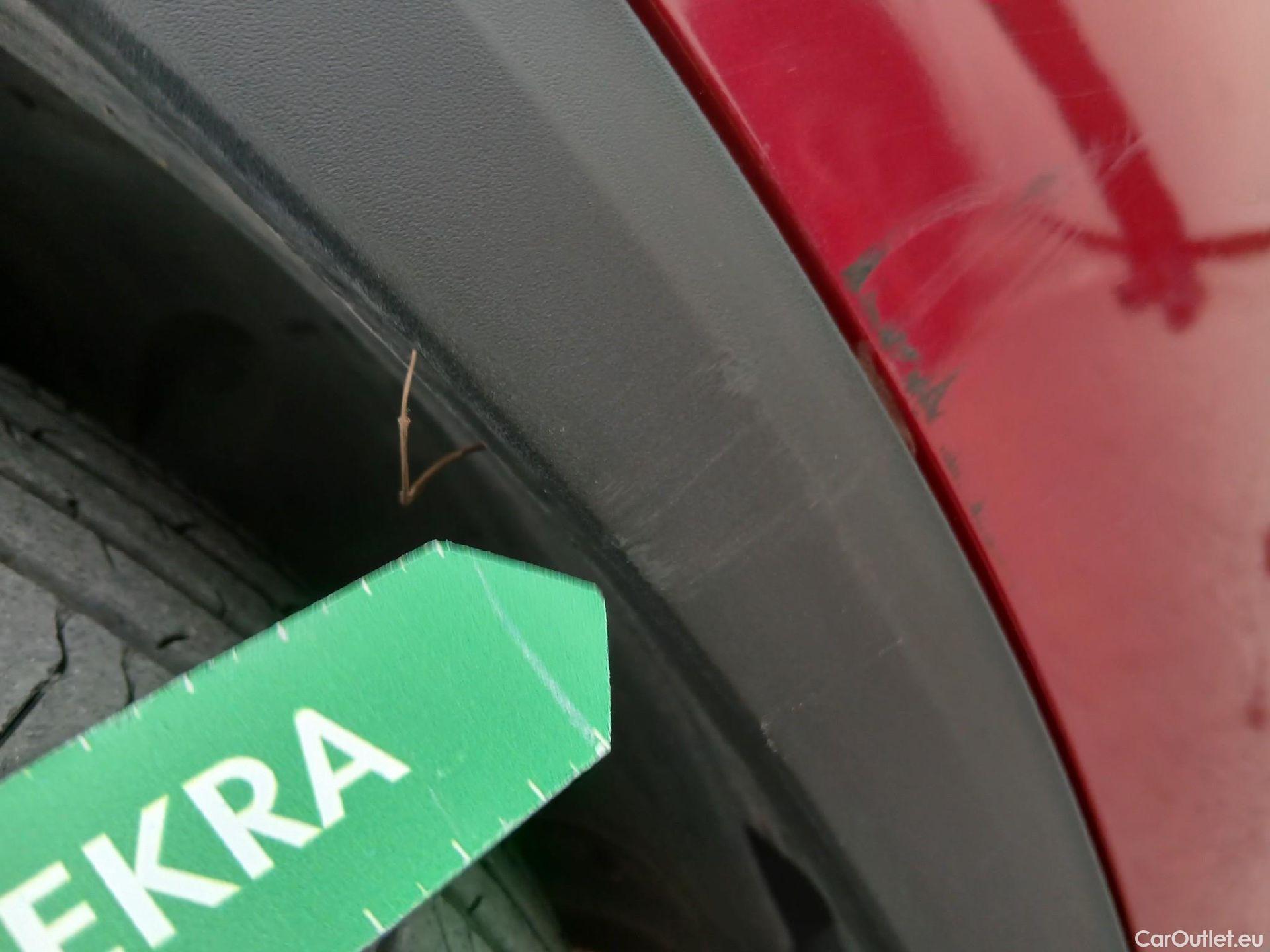  Mercedes  GLA MERCEDES-BENZ  / 2020 / 5P / todoterreno  200 D #28