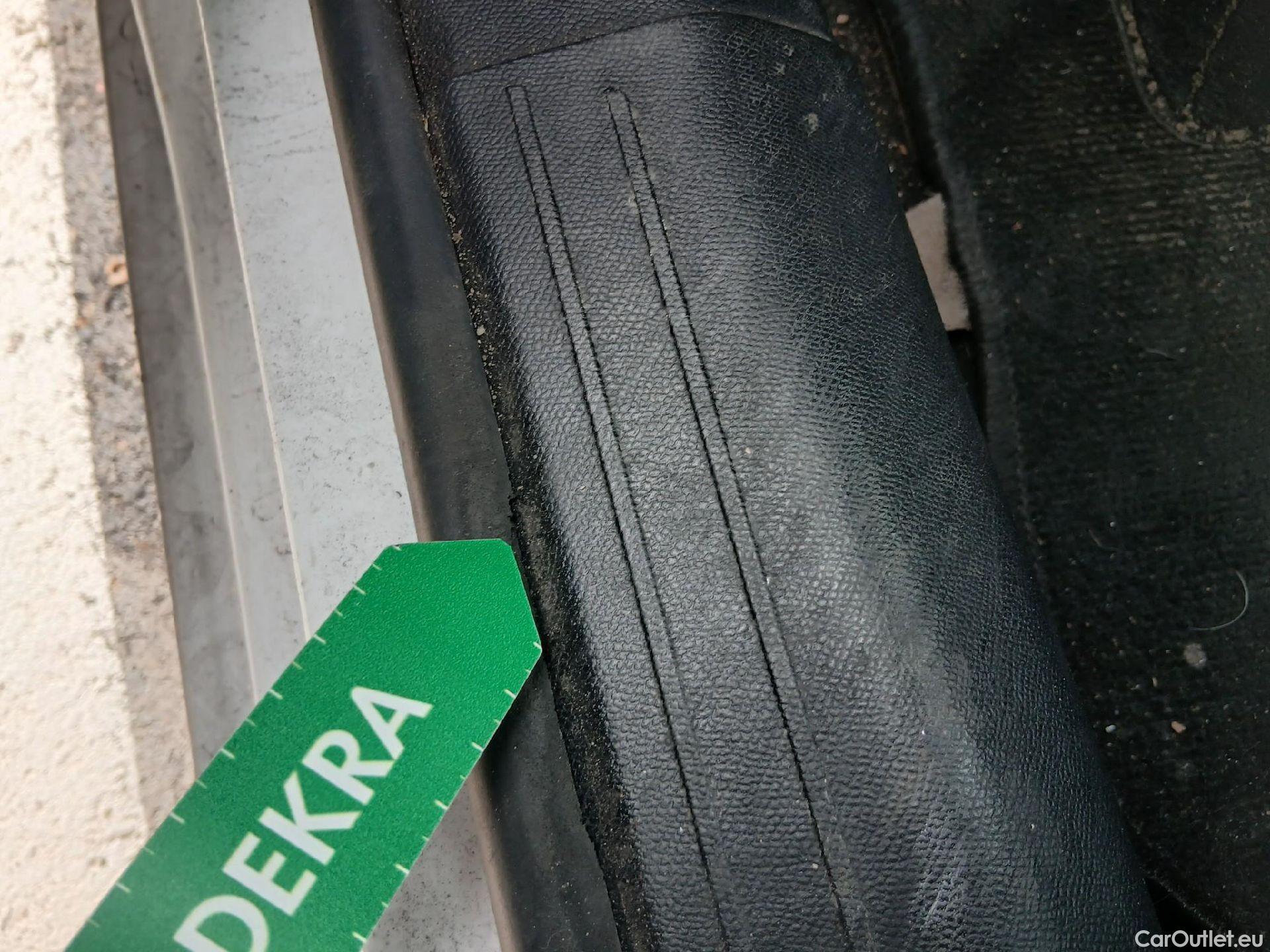  Opel  Corsa OPEL  1.2T XHL 74kW (100CV) Elegance #2