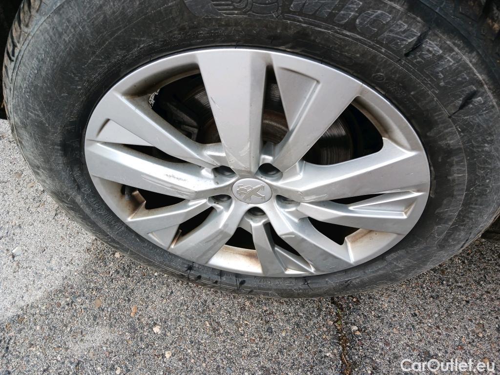  Peugeot  3008 PEUGEOT  / 2016 / 5P / todoterreno 1.5 BlueHDi 96kW (130CV) S&S Style #5