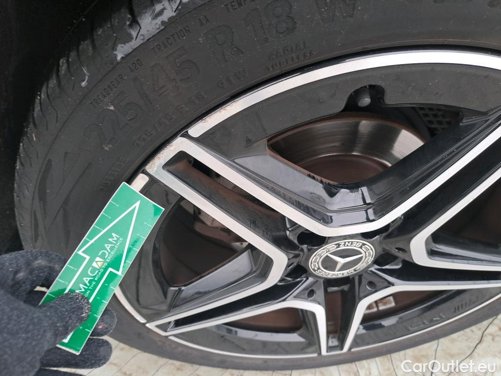  Mercedes  A-Klasse MERCEDES-BENZ Clase A / 2018 / 5P / berlina con portón A 200 d #8