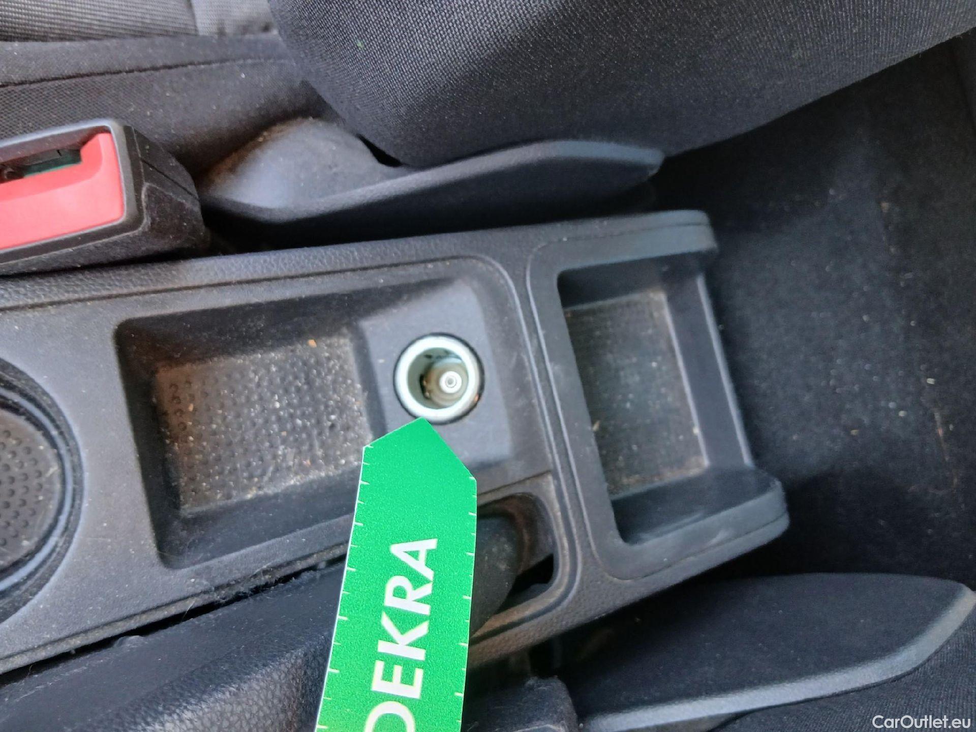  Seat  Ibiza SEAT  / 2017 / 5P / berlina con portón 1.0 MPI 59kW (80CV) Reference Plus(SP) #22