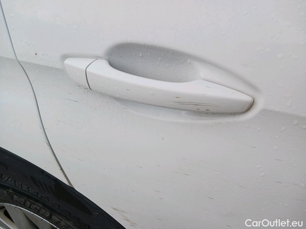  Peugeot  3008 PEUGEOT  / 2016 / 5P / todoterreno 1.5 BlueHDi 96kW (130CV) S&S Style #9