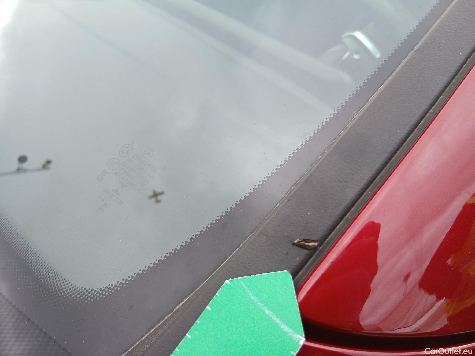  Mercedes  GLA MERCEDES-BENZ  / 2020 / 5P / todoterreno  200 D #31