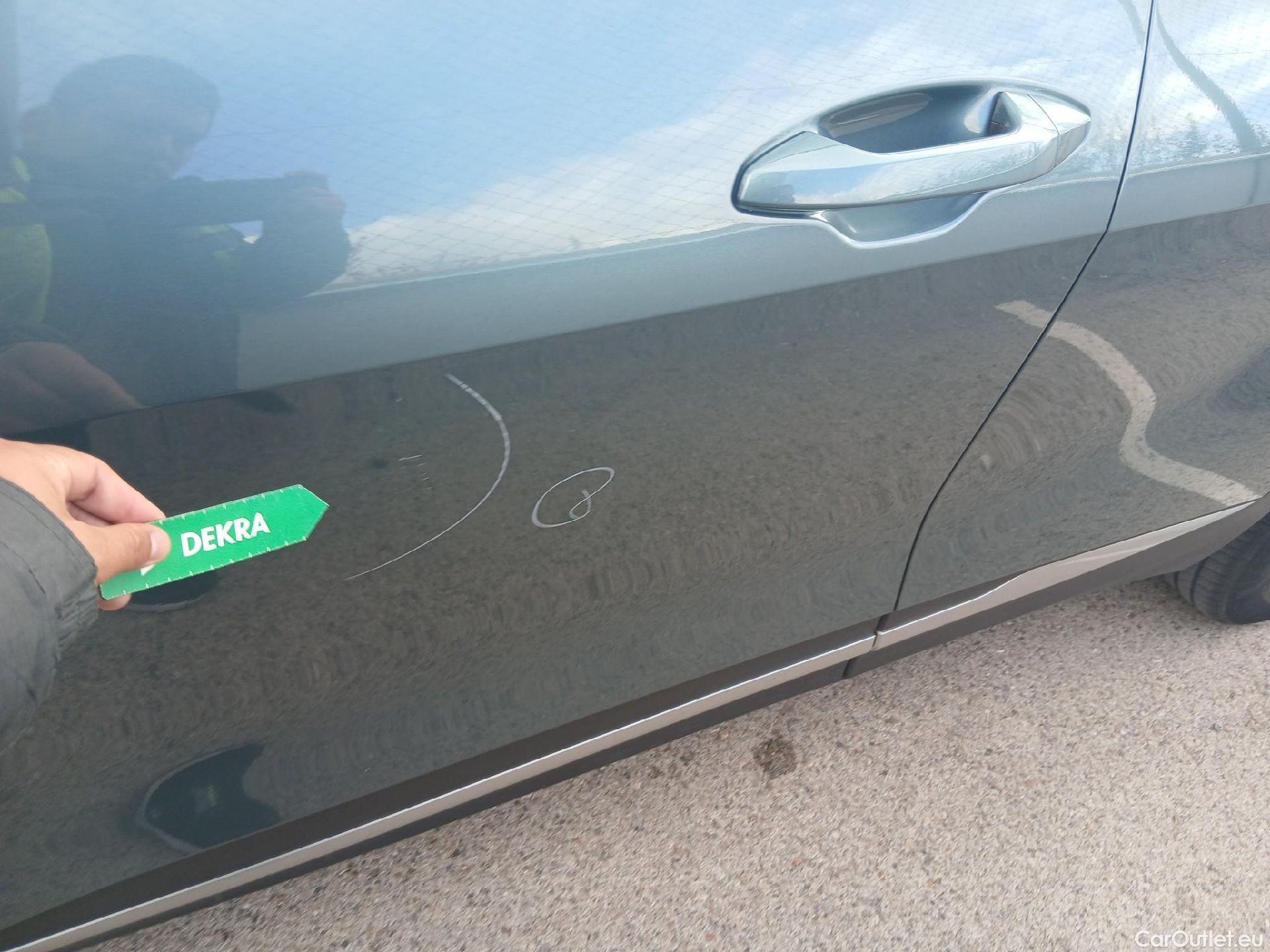  KIA  Sportage KIA  / 2022 / 5P / todoterreno 1.6 T-GDi HEV 171kW (230CV) Drive 4X2 #19