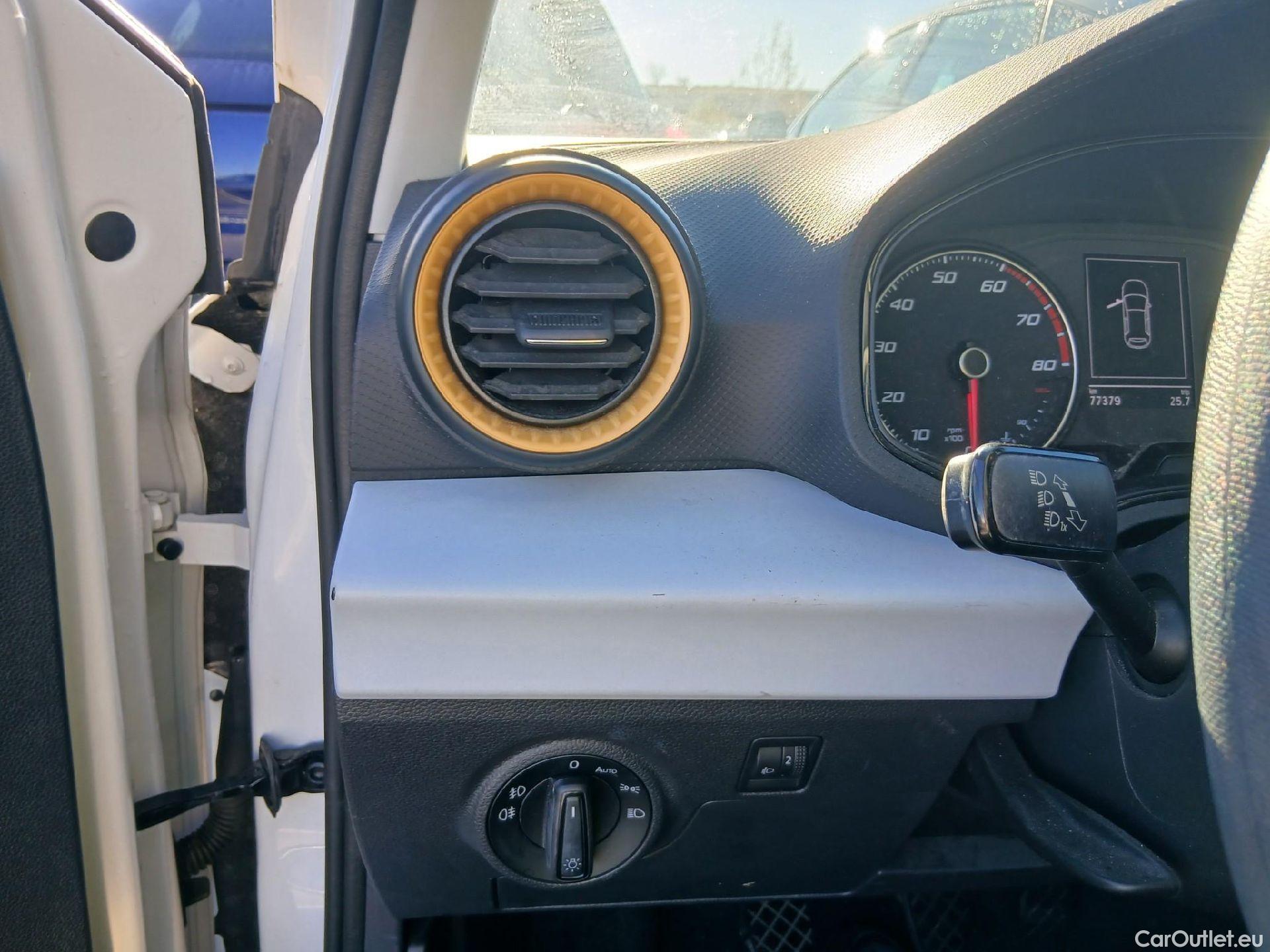  Seat  Ibiza SEAT  / 2017 / 5P / berlina con portón 1.0 MPI 59kW (80CV) Reference Plus(SP) #1