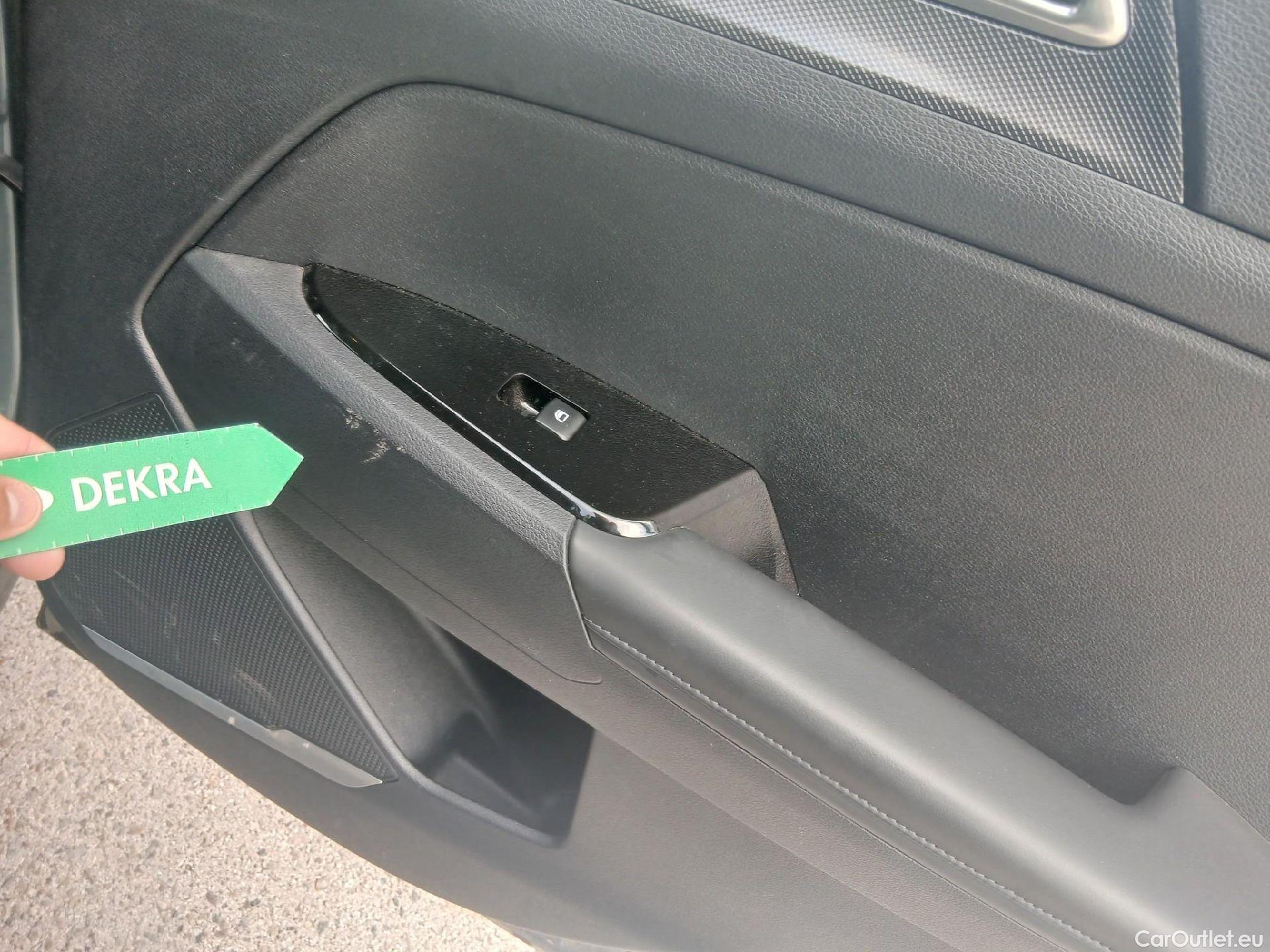  KIA  Sportage KIA  / 2022 / 5P / todoterreno 1.6 T-GDi HEV 171kW (230CV) Drive 4X2 #9