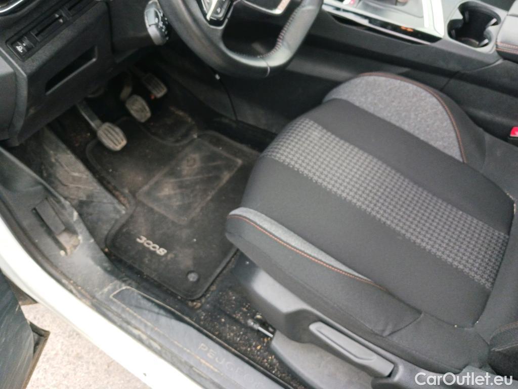  Peugeot  3008 PEUGEOT  / 2016 / 5P / todoterreno 1.5 BlueHDi 96kW (130CV) S&S Style #16