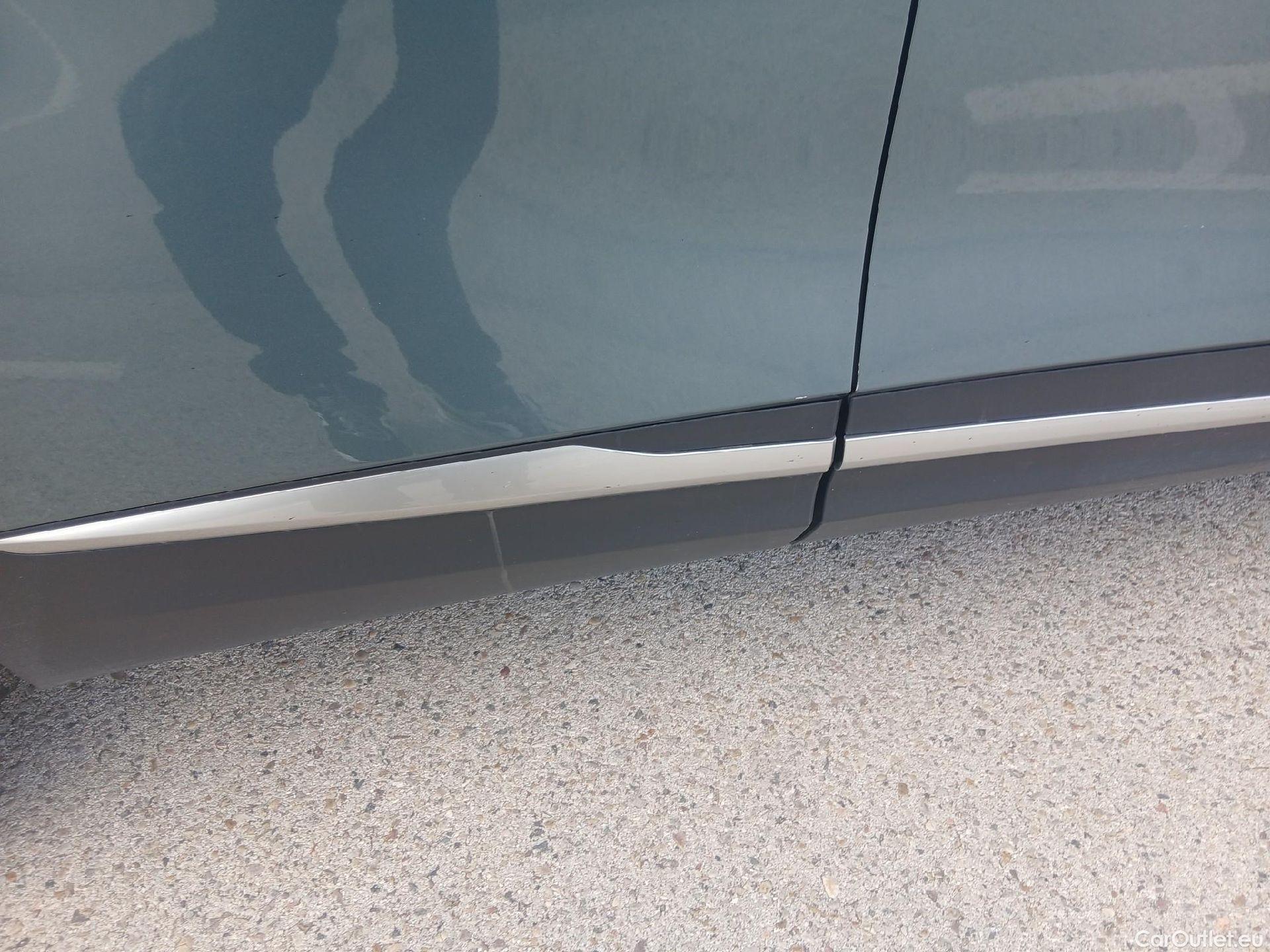  KIA  Sportage KIA  / 2022 / 5P / todoterreno 1.6 T-GDi HEV 171kW (230CV) Drive 4X2 #34