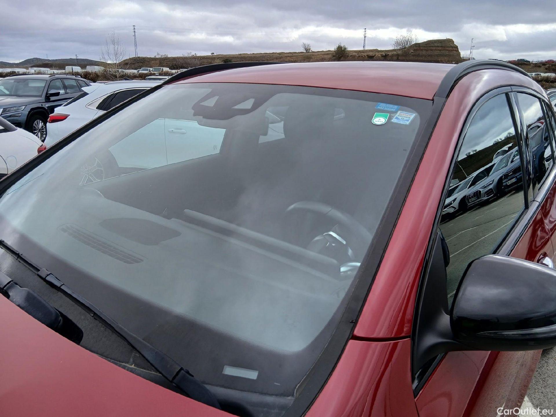  Mercedes  GLA MERCEDES-BENZ  / 2020 / 5P / todoterreno  200 D #32