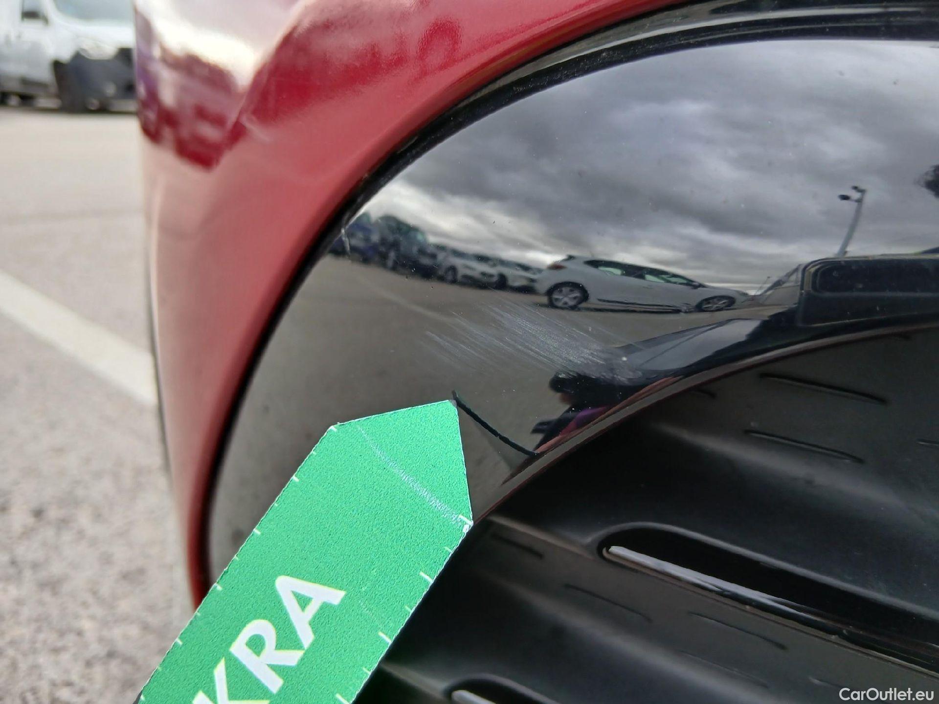  Mercedes  GLA MERCEDES-BENZ  / 2020 / 5P / todoterreno  200 D #6