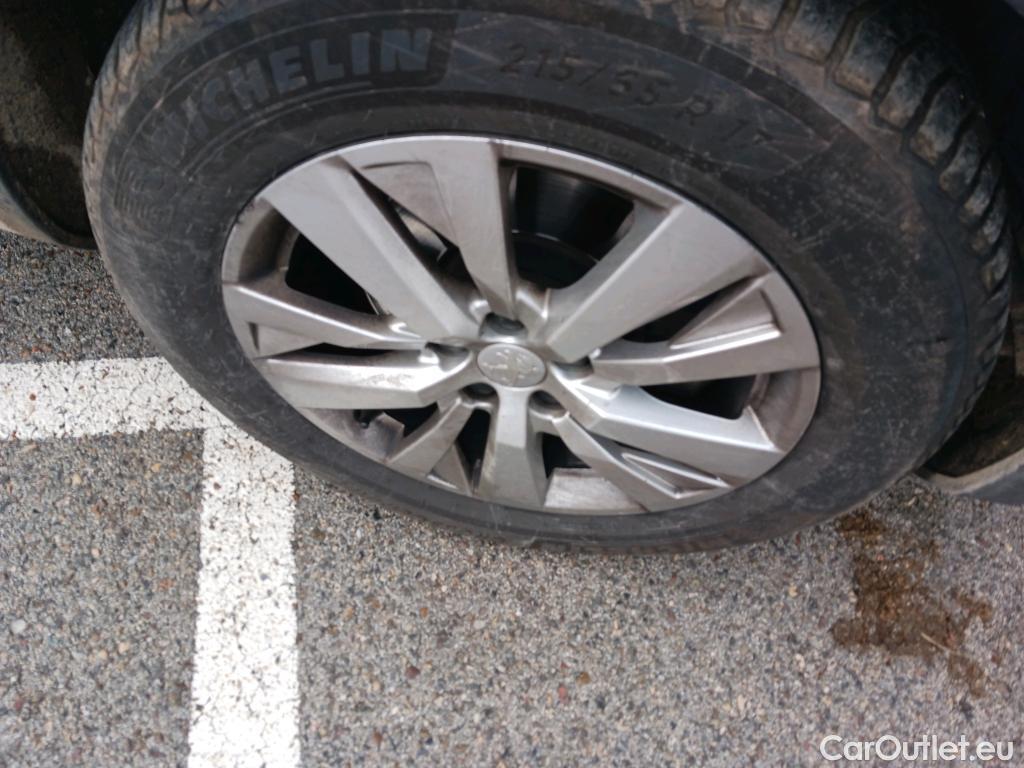  Peugeot  3008 PEUGEOT  / 2016 / 5P / todoterreno 1.5 BlueHDi 96kW (130CV) S&S Style #3