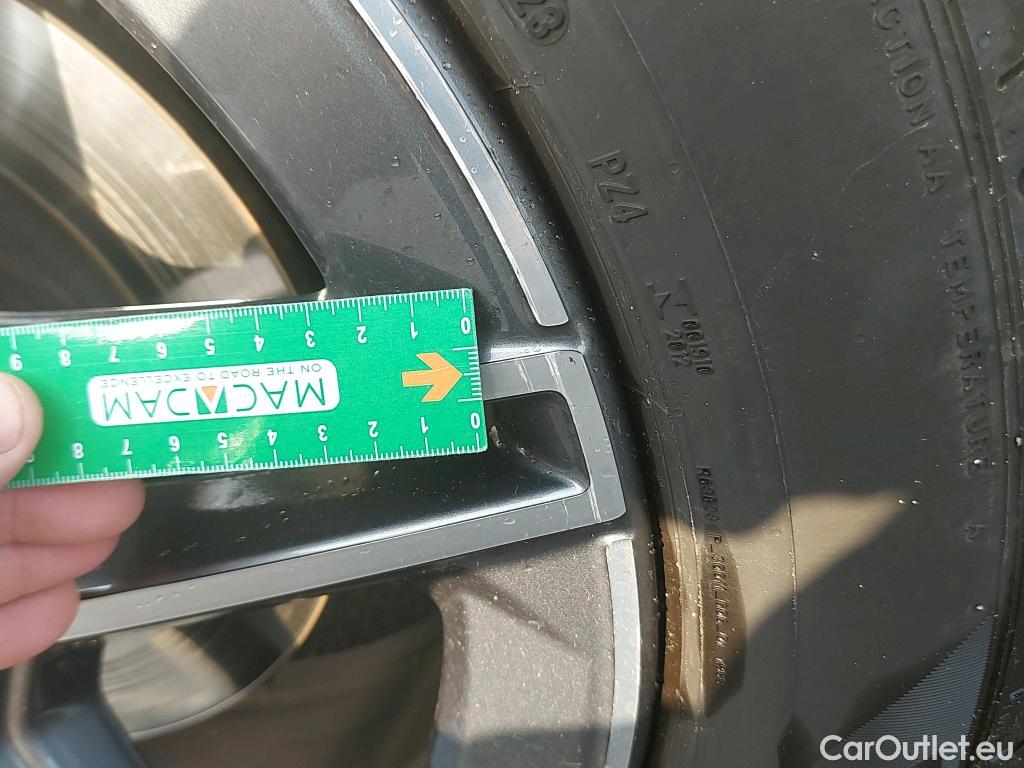  Mercedes  GLB MERCEDES-BENZ  / 2019 / 5P / todoterreno 2.0  220 D 4MATIC DCT 140KW (190CV) #4