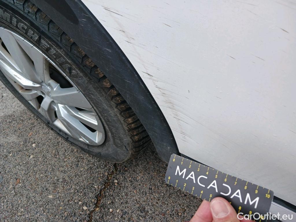  Peugeot  3008 PEUGEOT  / 2016 / 5P / todoterreno 1.5 BlueHDi 96kW (130CV) S&S Style #2