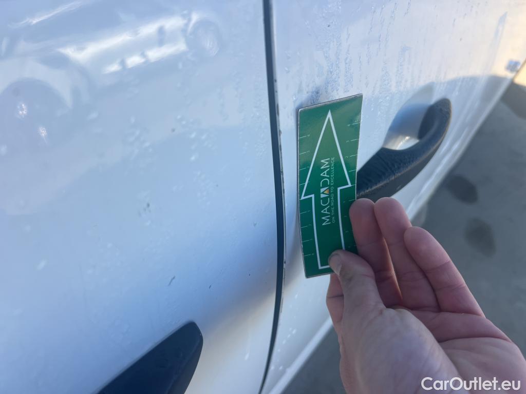  Citroen  Berlingo CITROEN  / 2018 / 4P / combi Talla M BlueHDi 100 S&S LIVE (AC) #29