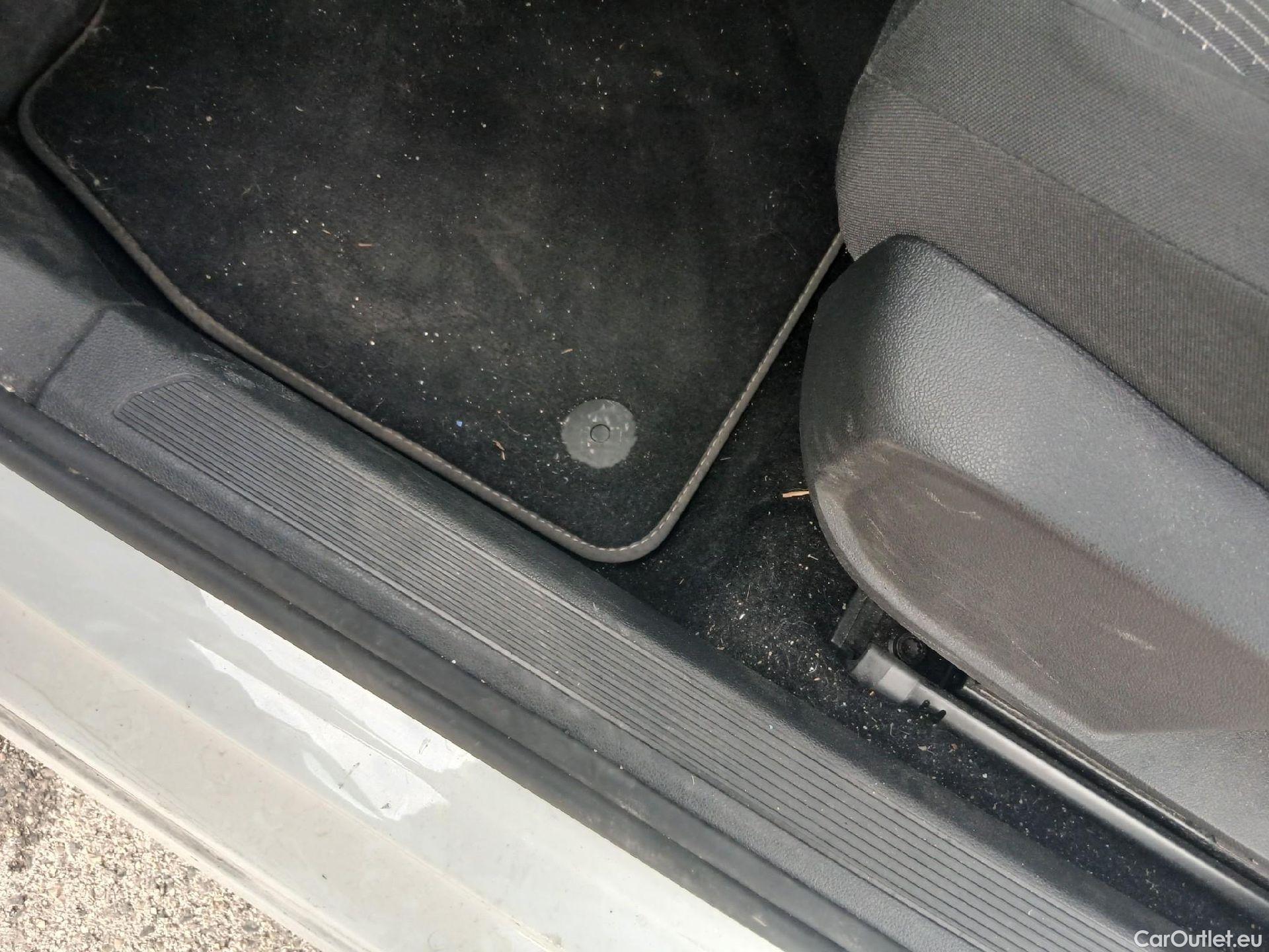  Volkswagen  Golf  VOLKSWAGEN / 2020 / 5P / berlina con portón 2.0 TDI 85kW (115CV) #1