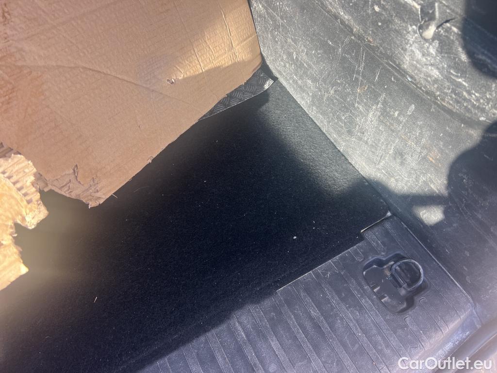  Citroen  Berlingo CITROEN  / 2018 / 4P / combi Talla M BlueHDi 100 S&S LIVE (AC) #8