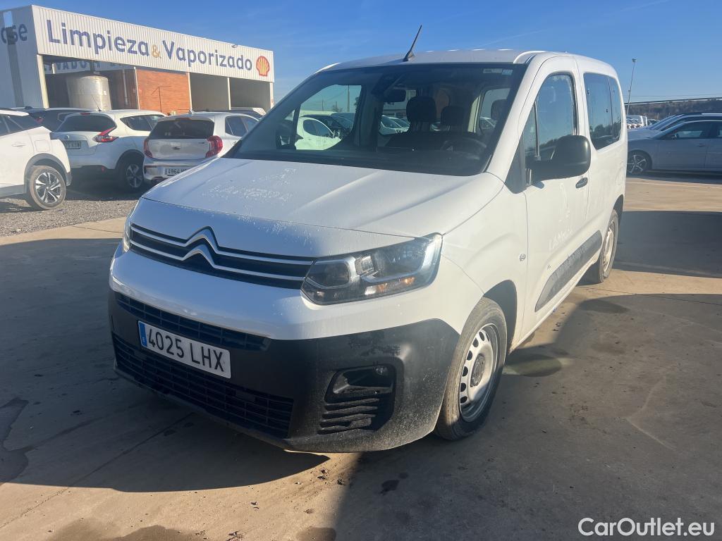  Citroen  Berlingo CITROEN  / 2018 / 4P / combi Talla M BlueHDi 100 S&S LIVE (AC) #42