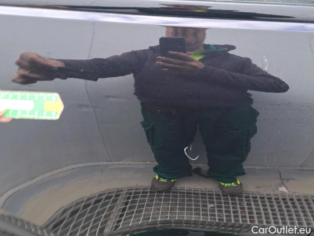  Volvo  XC 40 VOLVO XC40 / 2017 / 5P / todoterreno 2.0 B4 G AWD R-Design Auto #33