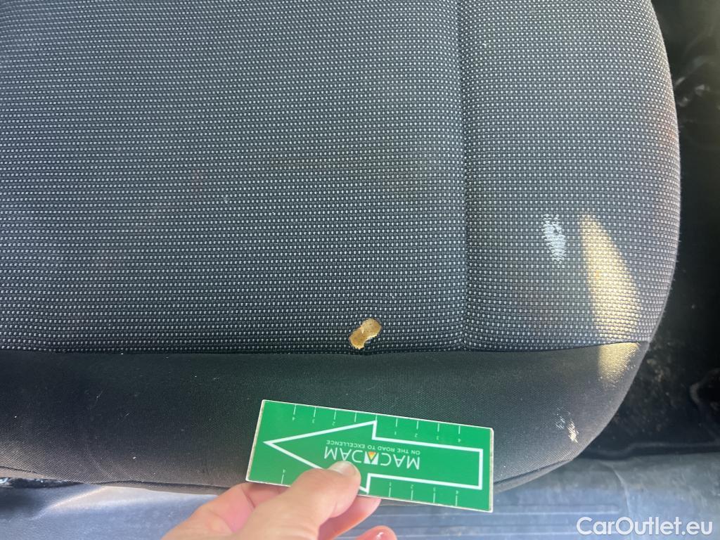  Citroen  Berlingo CITROEN  / 2018 / 4P / combi Talla M BlueHDi 100 S&S LIVE (AC) #35