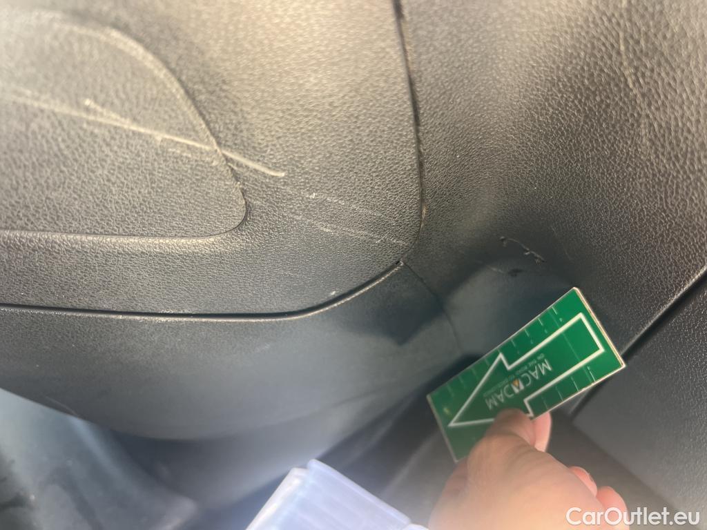  Citroen  Berlingo CITROEN  / 2018 / 4P / combi Talla M BlueHDi 100 S&S LIVE (AC) #41