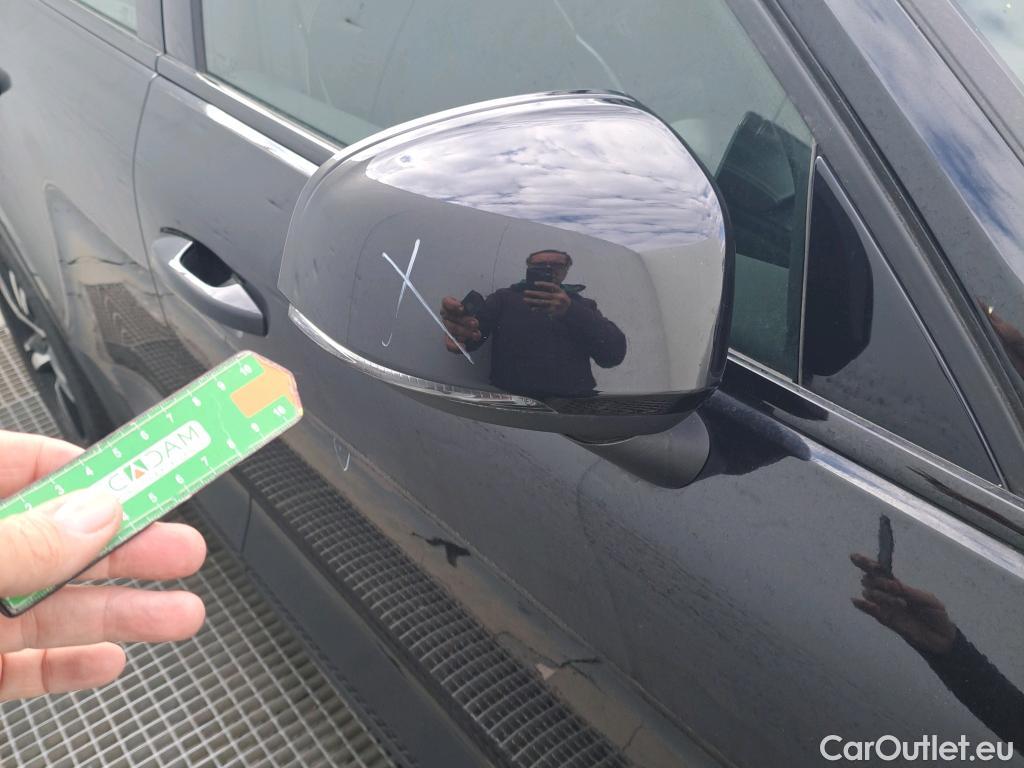  Volvo  XC 40 VOLVO XC40 / 2017 / 5P / todoterreno 2.0 B4 G AWD R-Design Auto #1