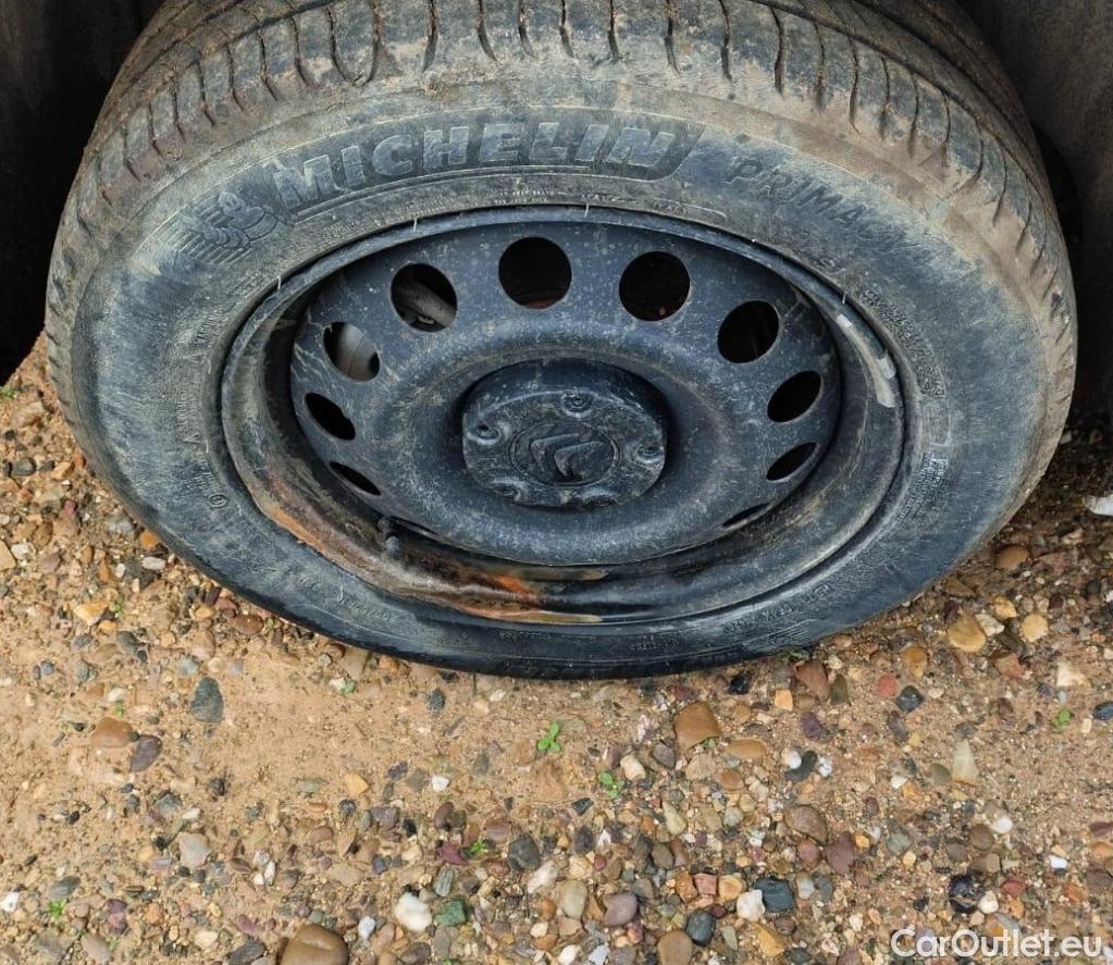  Citroen  Berlingo CITROEN  / 2018 / 4P / combi Talla M BlueHDi 100 S&S LIVE (AC) #18