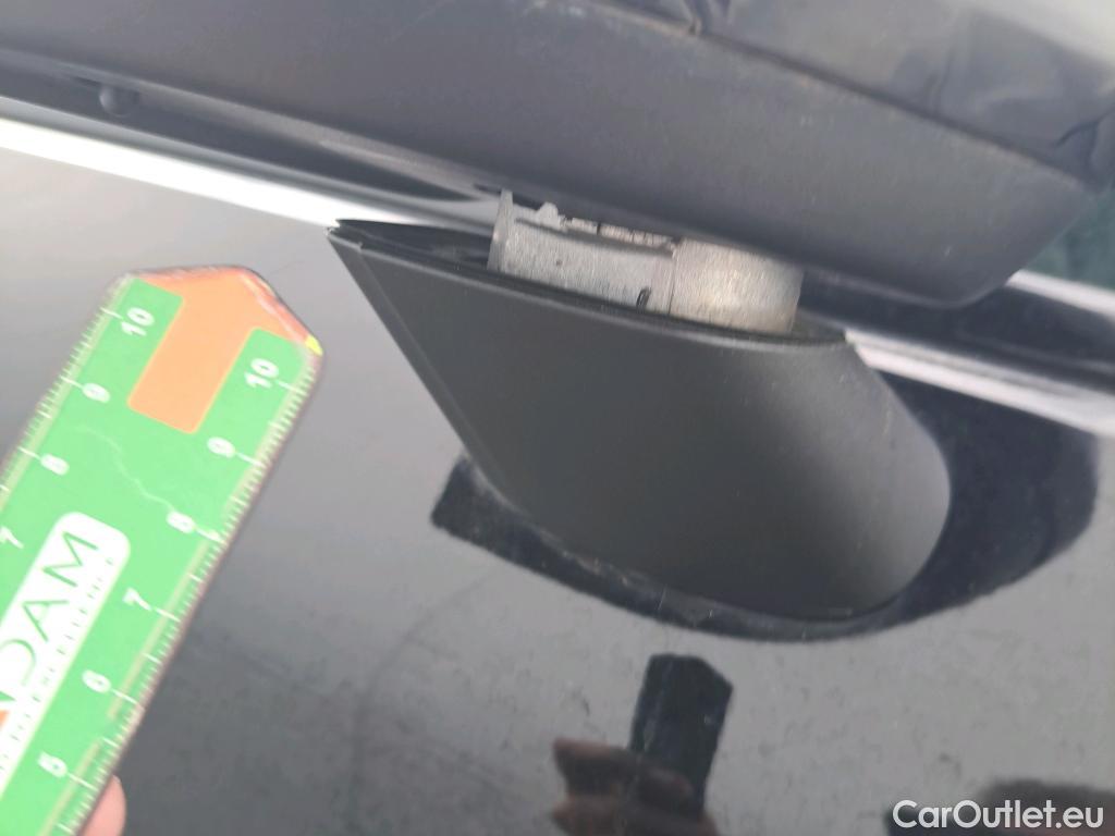  Volvo  XC 40 VOLVO XC40 / 2017 / 5P / todoterreno 2.0 B4 G AWD R-Design Auto #2