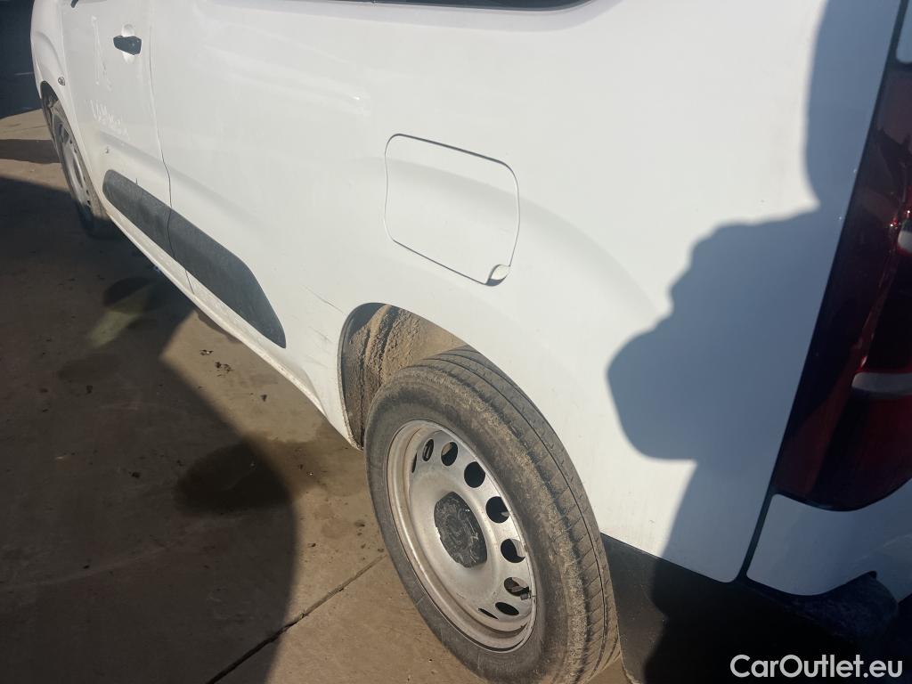  Citroen  Berlingo CITROEN  / 2018 / 4P / combi Talla M BlueHDi 100 S&S LIVE (AC) #13