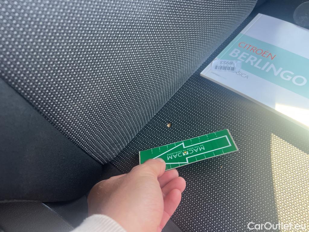  Citroen  Berlingo CITROEN  / 2018 / 4P / combi Talla M BlueHDi 100 S&S LIVE (AC) #33