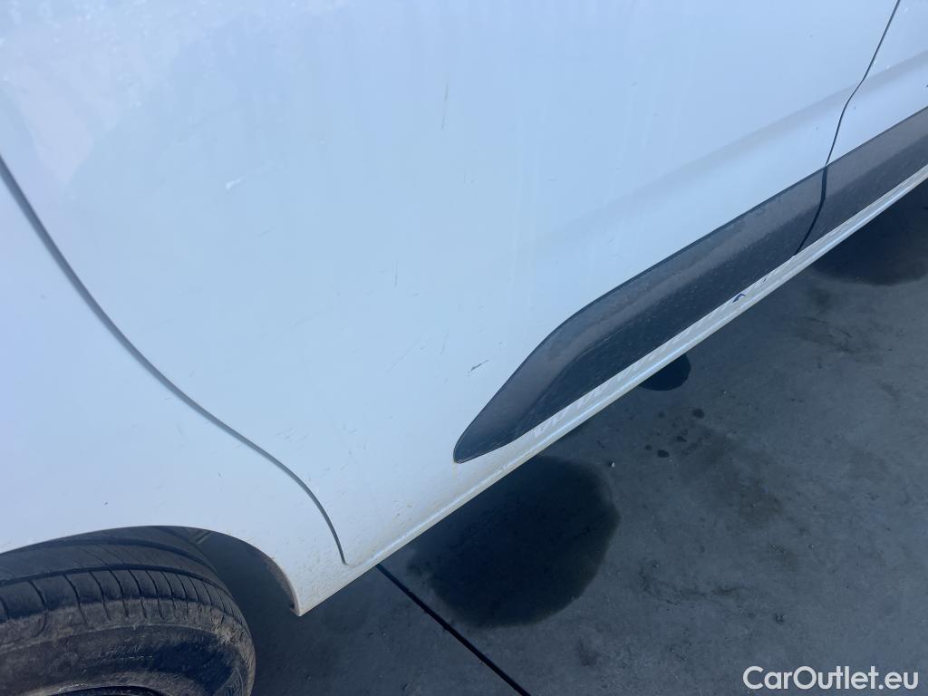  Citroen  Berlingo CITROEN  / 2018 / 4P / combi Talla M BlueHDi 100 S&S LIVE (AC) #26