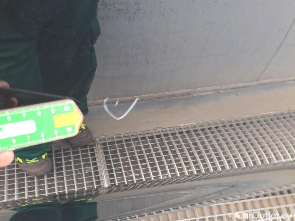  Volvo  XC 40 VOLVO XC40 / 2017 / 5P / todoterreno 2.0 B4 G AWD R-Design Auto #19