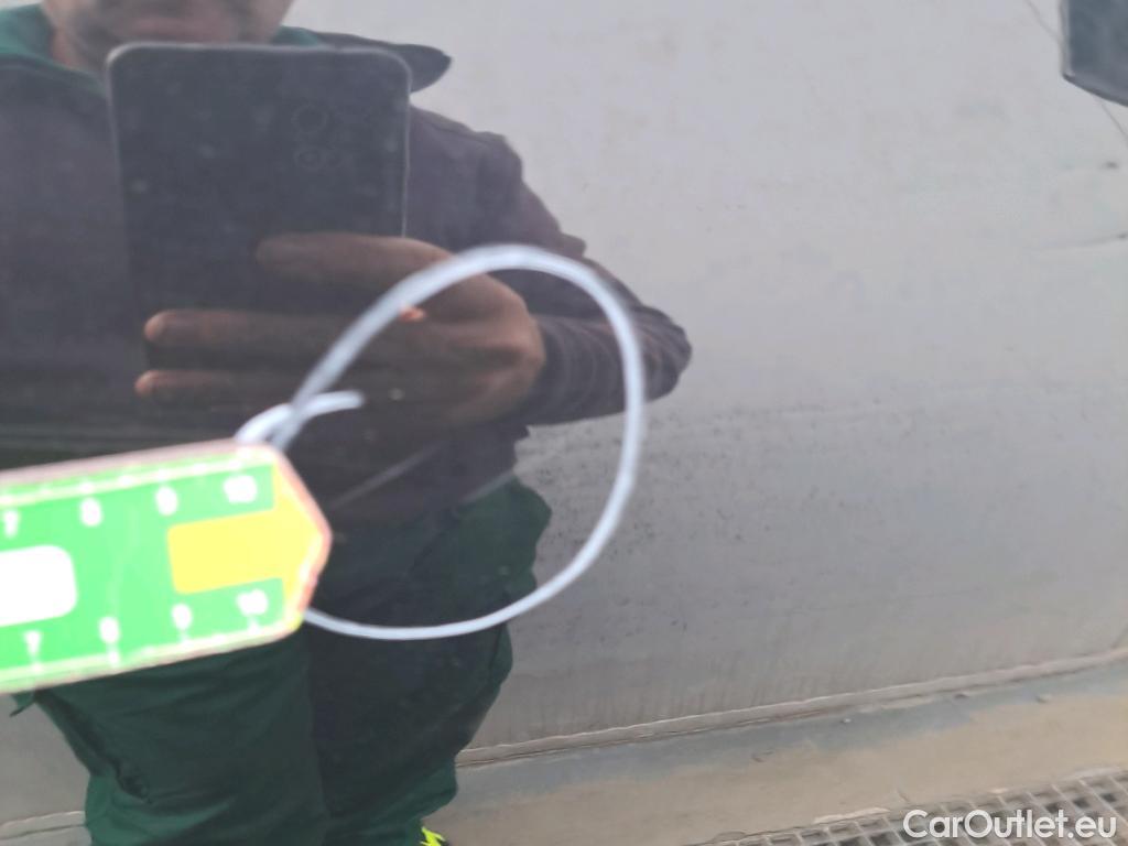  Volvo  XC 40 VOLVO XC40 / 2017 / 5P / todoterreno 2.0 B4 G AWD R-Design Auto #18